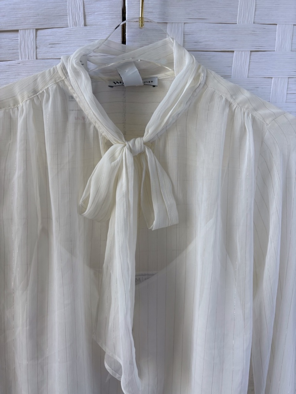 White House Black Market Size M Tie Neck Blouse career Office Church Party NWT - Picture 4 of 13